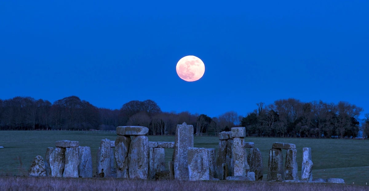 Moonlight and Monoliths at the Stonehenge Planetarium