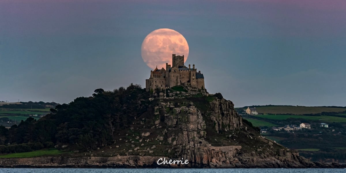 St Michael's Mount Moon Workshop with Cherrie Photography